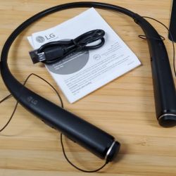 LG TONE PRO® Bluetooth® Wireless Stereo Headset (Model HBS-780)
Lightly used. Comes with box. Box is not perfect but included.

