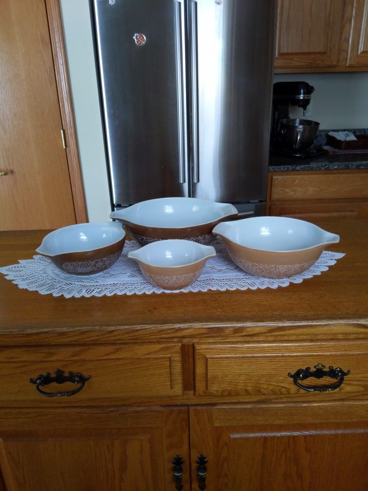 Vintage Pyrex Nesting Bowls