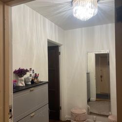 Mirror. Shoe Storage . 2 Poofs