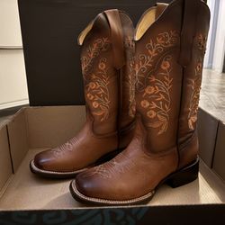 MW Huestic Women Brown Embroidered Western Boots – Botas Vaqueras MW Huestic para Mujer Como Nuevas