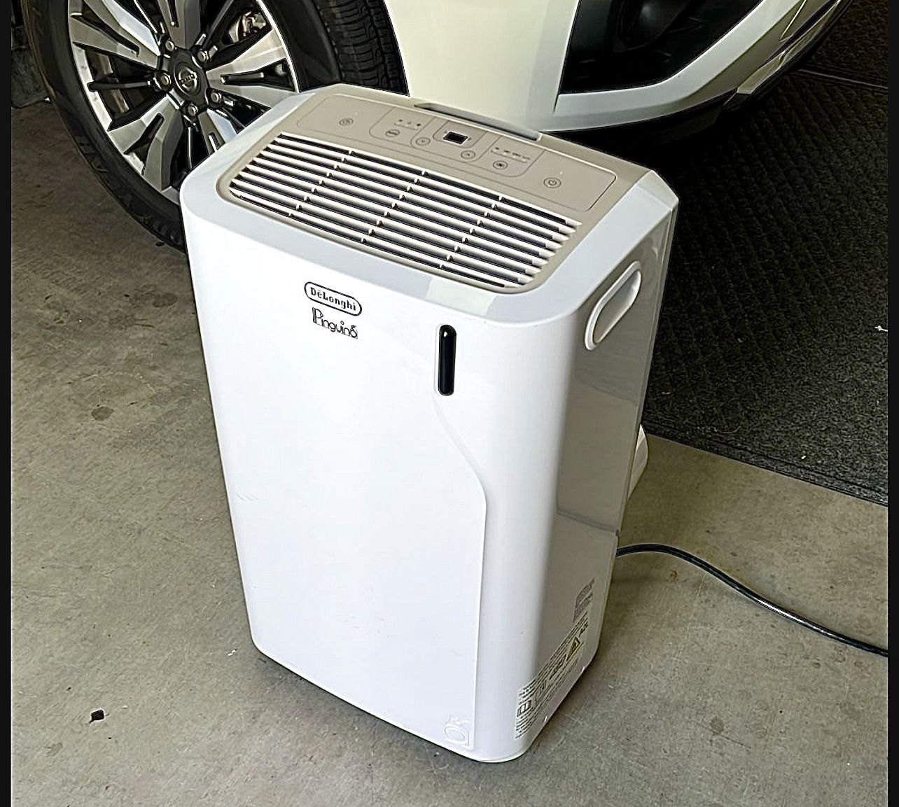 Portable AC unit like new 6900btus