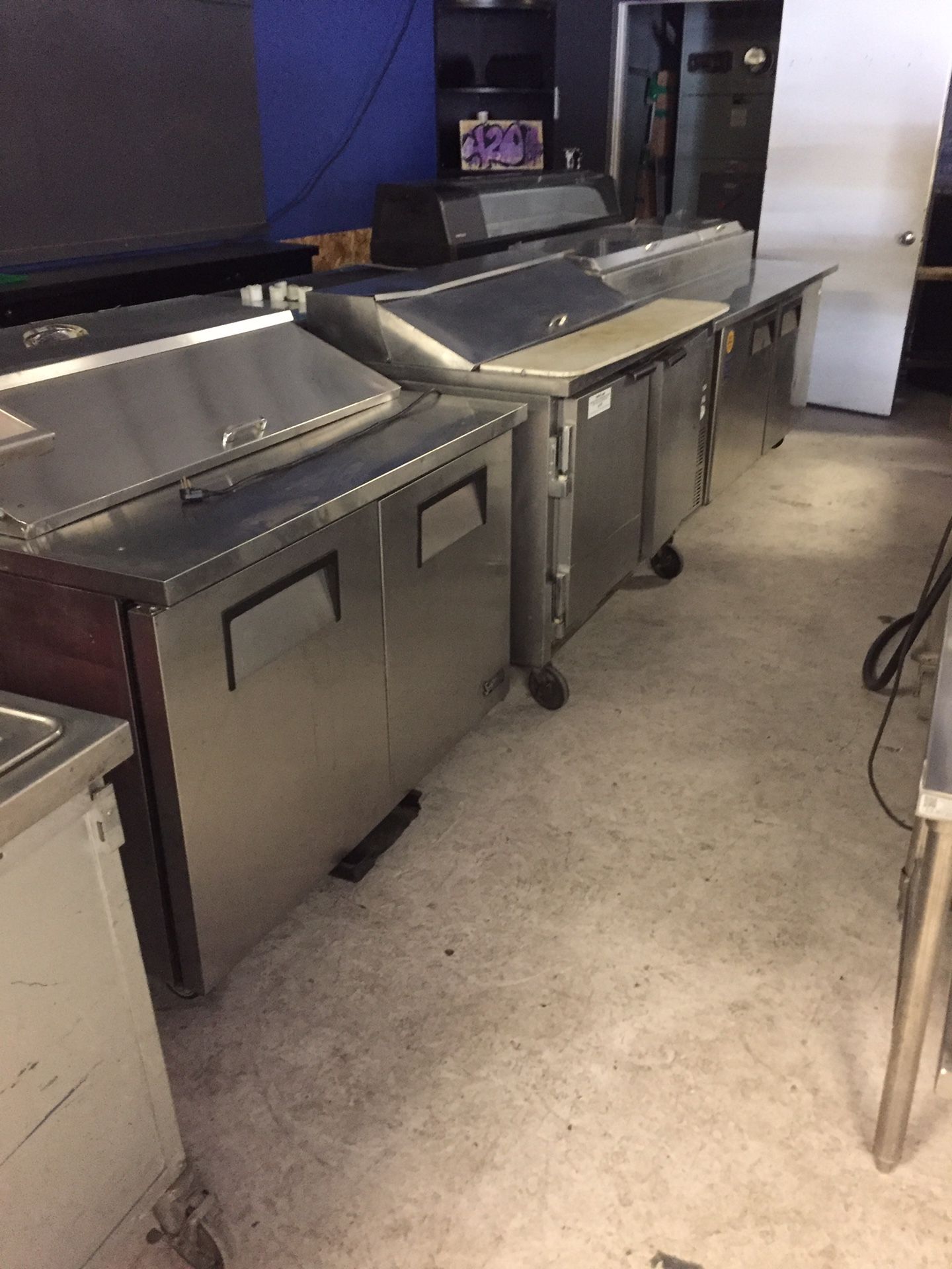 Refrigerator for deli/pizza/salad- good working