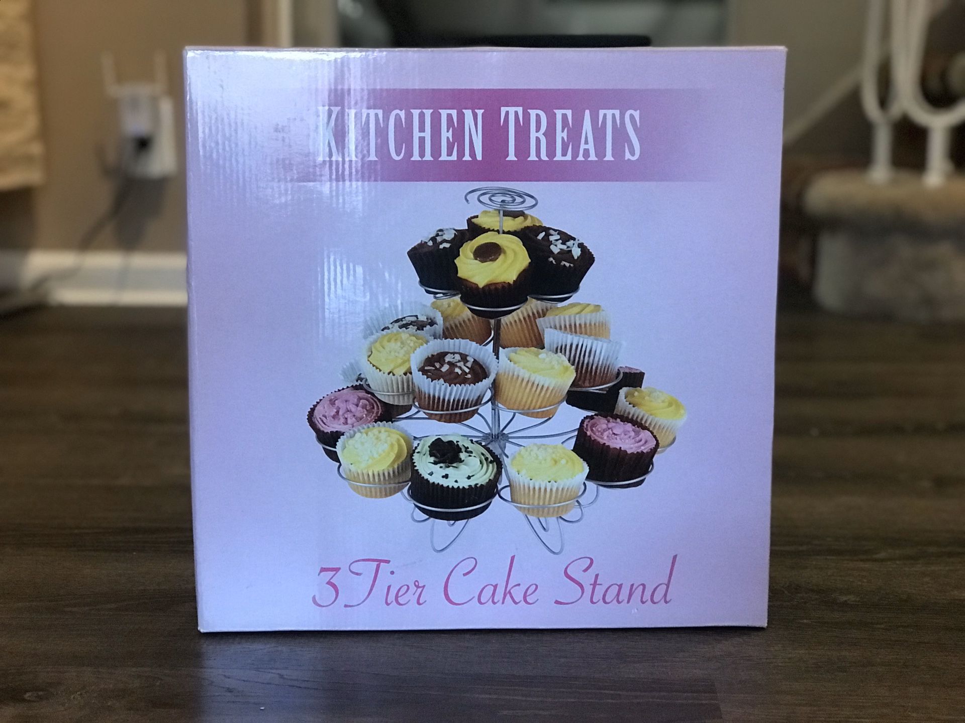 Brand new cup cake stand