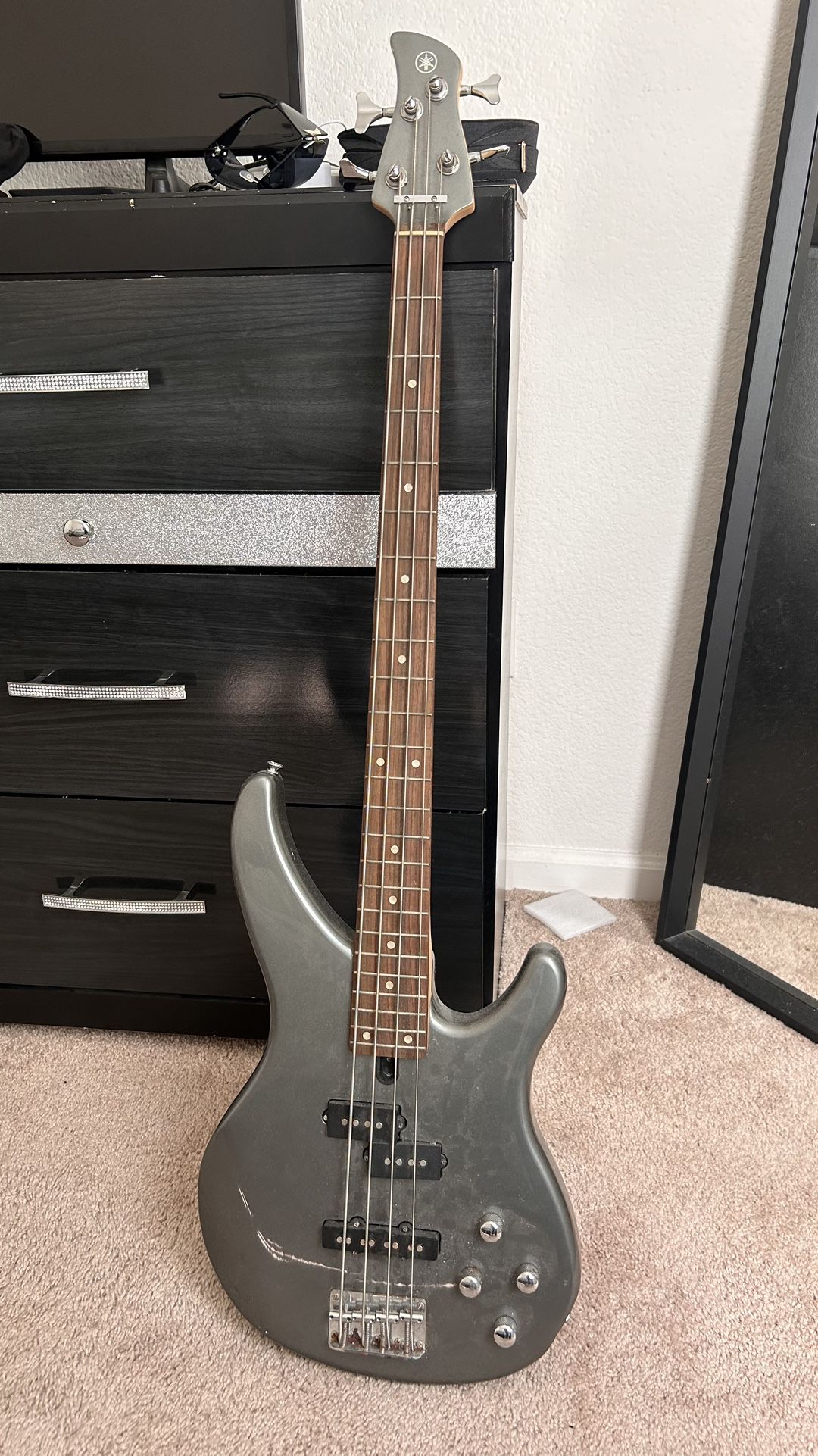 4 String Bass Guitar And Amp