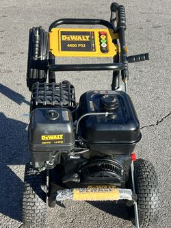 Dewalt  4400 PSI Pressure washer