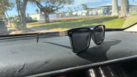 Women’s sunglasses