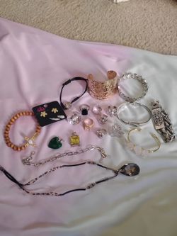 Jewelry lot 20 pieces $10