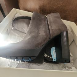 Kenneth Cola Olivia Boots 8.5