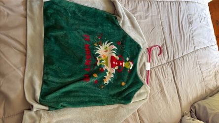 Grinch crewneck small