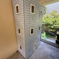 Free Wooden Custom Made Doll House