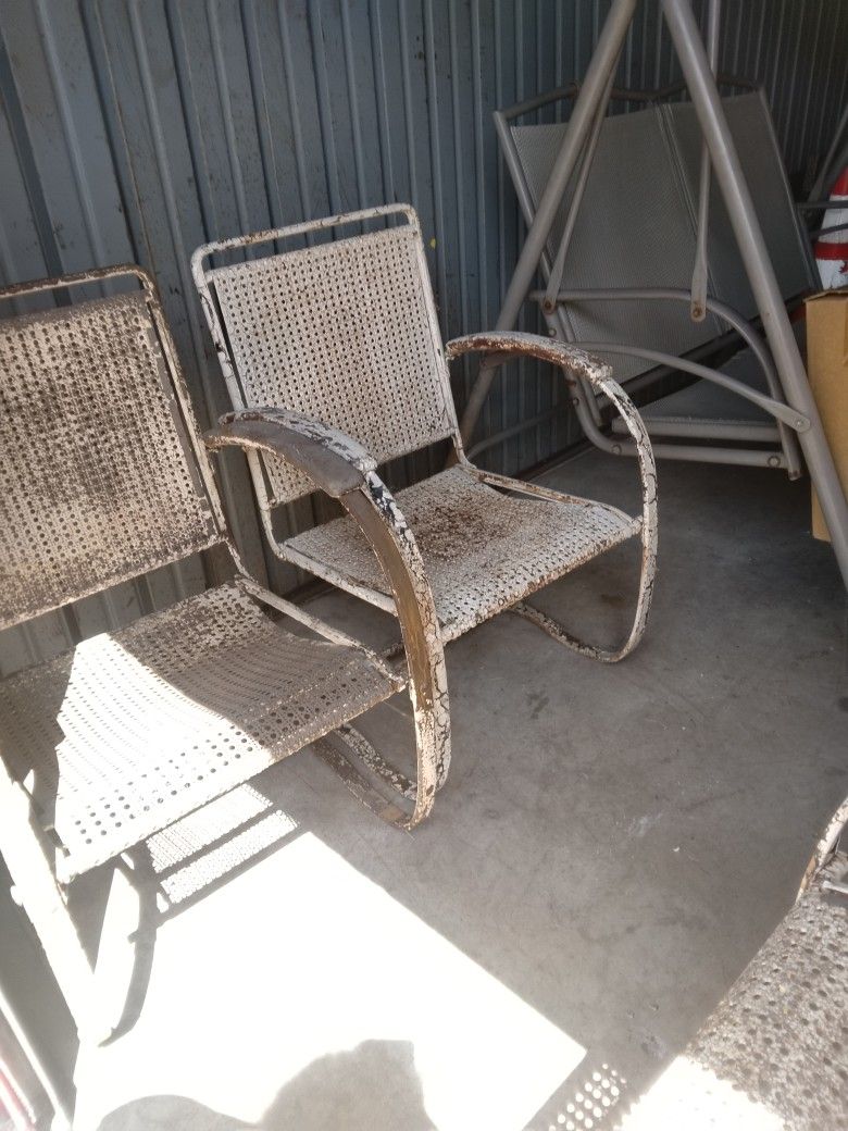 Howell Spring Chairs Vintage From 1940's Made Of Solid Iron