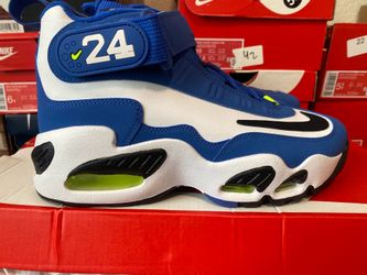 New Nike Griffey size 6y