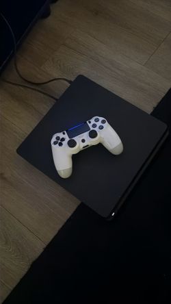 PS4 slim 1tb