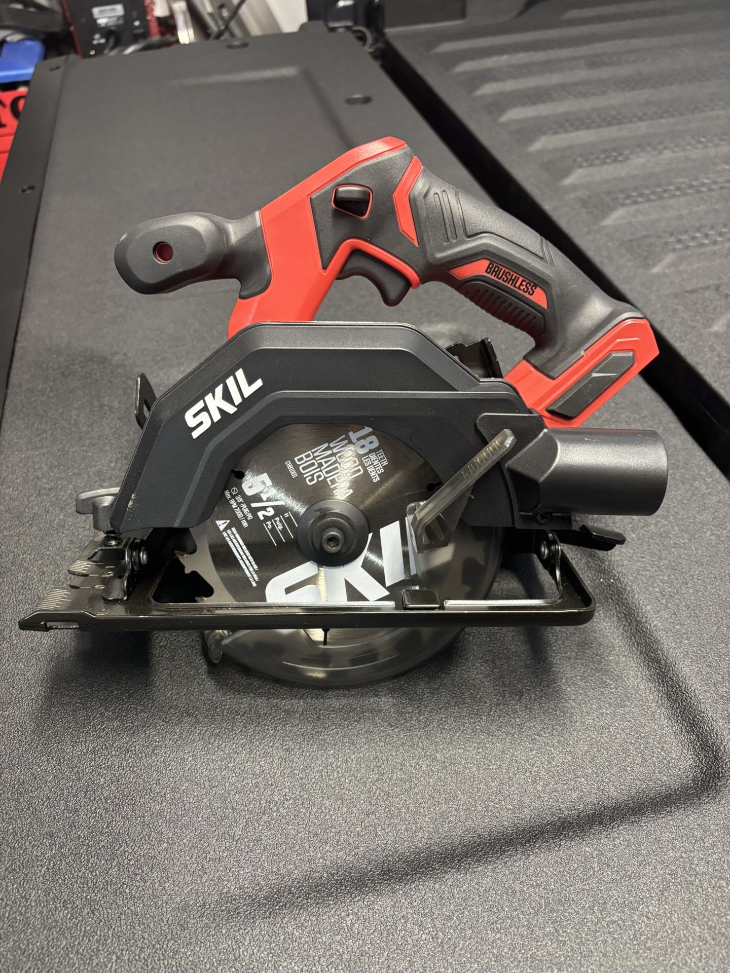 Brushless 12v SKIL  Saw 5 1/2 Inch New With blade TOOL ONLY No Battery 
