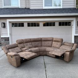 Clean Reclining 3-piece Sectional w/ Cupholders & Storage