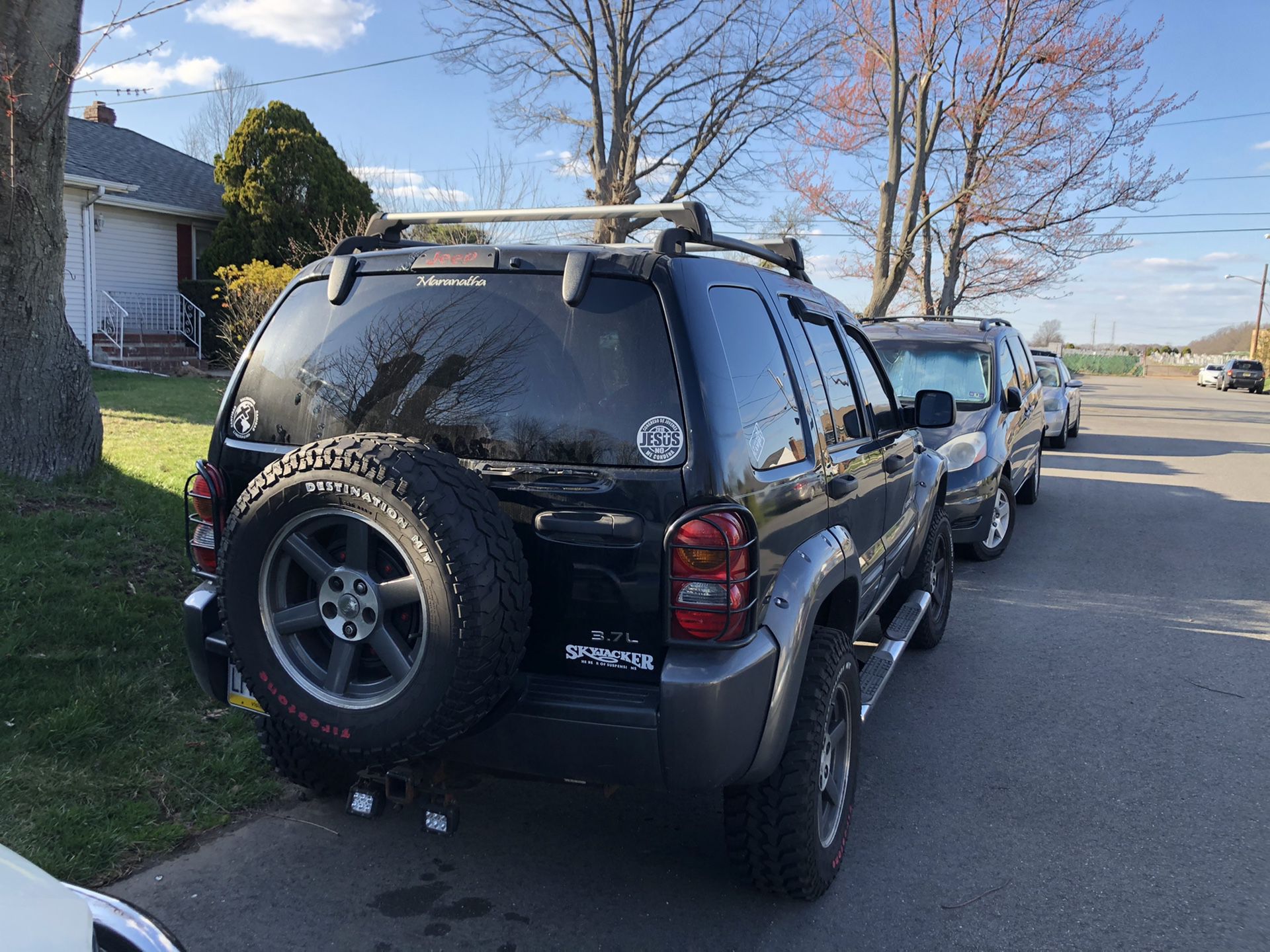 2003 Jeep Liberty for parts with 2” lift kit (part out)