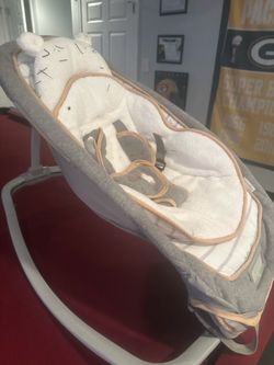 Baby seat with music/vibration