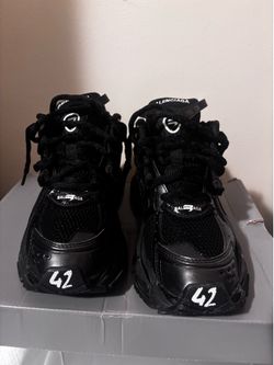 Balenciaga Runners Black