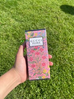 Gucci Flora Gorgeous Gardenia Eau de Parfum Spray Regular Size 3.3 fl oz