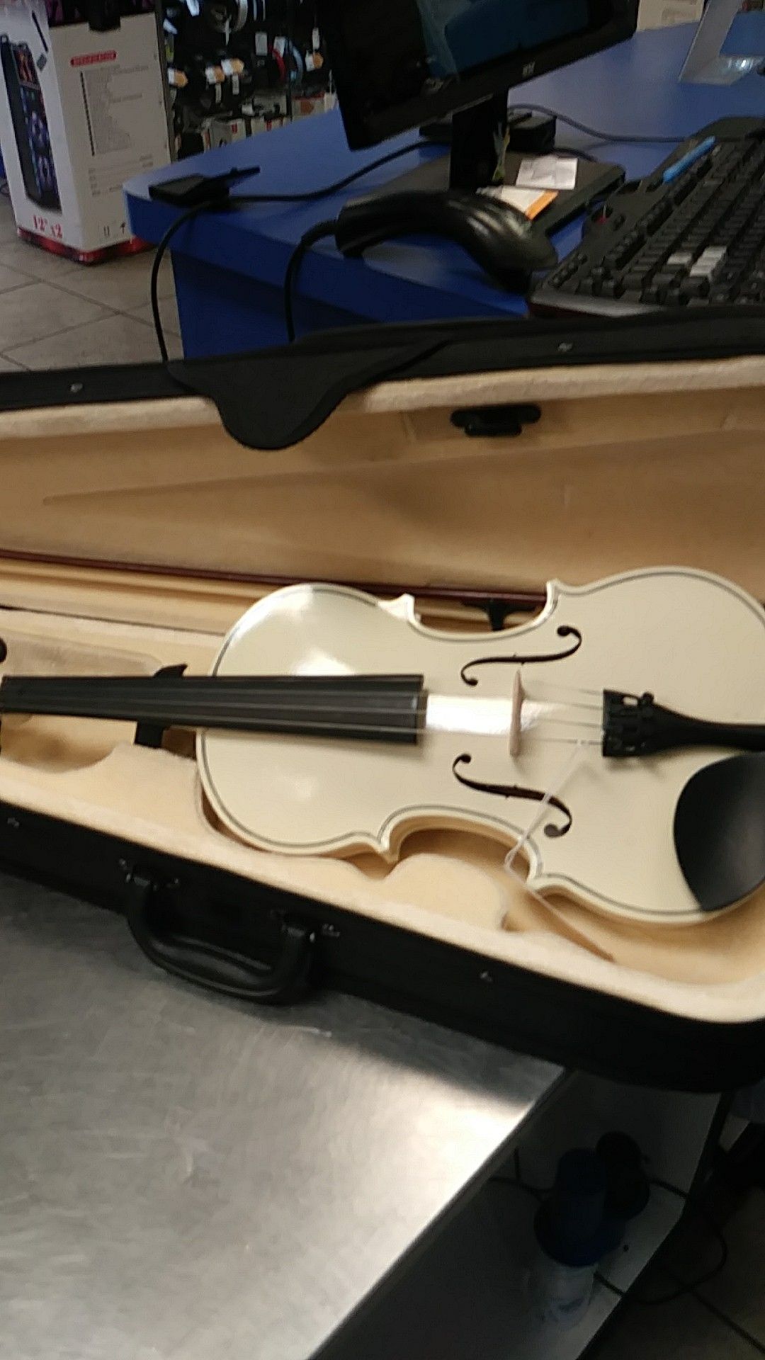 Crecent violin