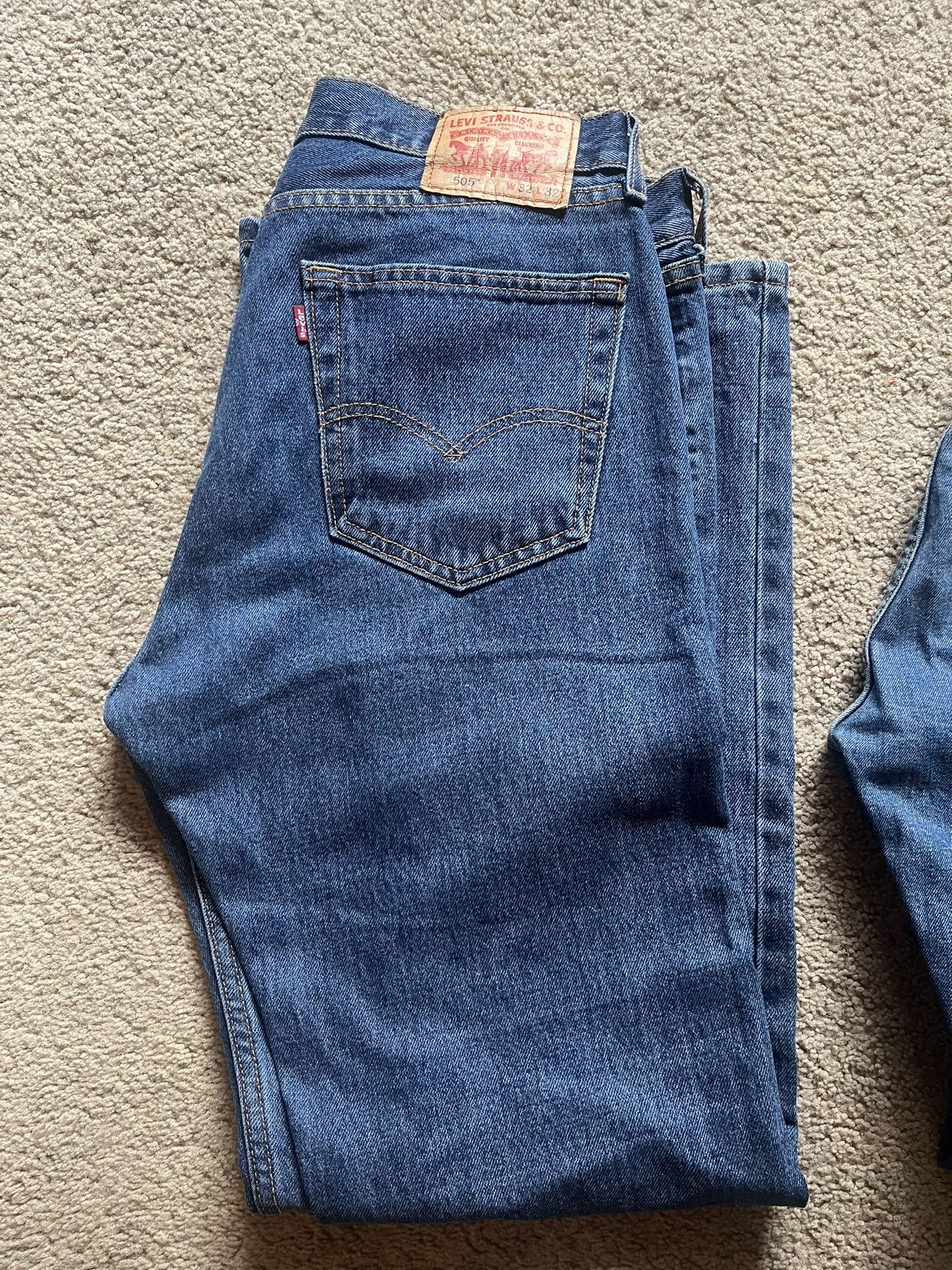 LEVI JEANS 