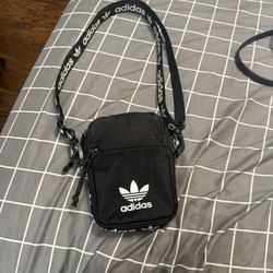 adidas Messenger Bag