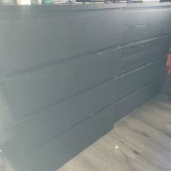 Black 8-Drawer Dressers.