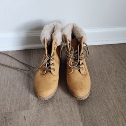 Snow Boots