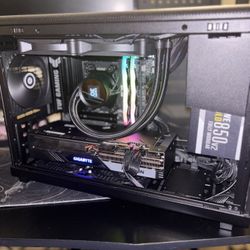 LIAN LI A3 RX 7800 XT + R7 7700X GAMING PC