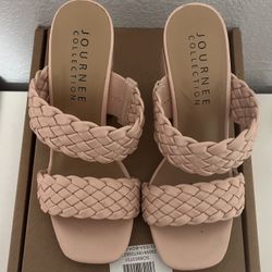 Journee Collection Sandal (Size 7W)