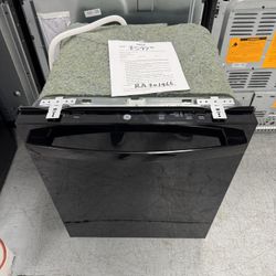 Built-In Black ADA Top Control Tall Tub Dishwasher with Stainless Steel Tub and 51 dBA