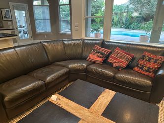 Leather L shape sectional couch 3 pieces Excellent condition