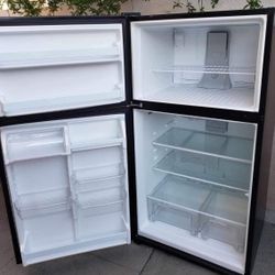 Whirlpool Fridge Black 21cu Ft 33x31x66🛑👍3 MONTHS WARRANTY 