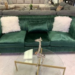 Fara Green Sofa&Loveseat 🥰 only $39 down! 100 days same as cash 💵 next day delivery 🚚 $1399