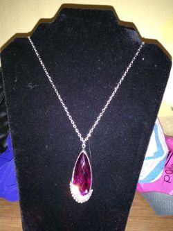 vendo este collar está nuevo