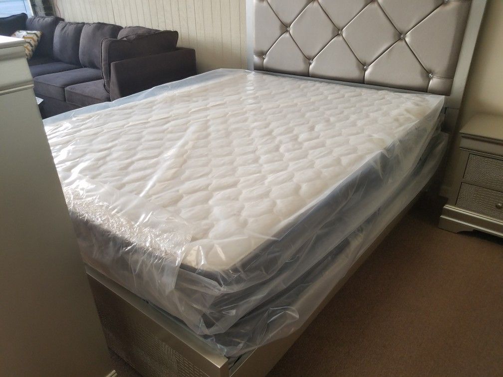 Queen mattress and box spring set BRAND NEW