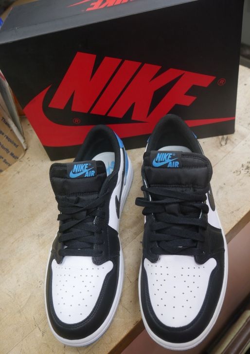 Nike Wmns Air Jordan 1 Retro Low OG White Blue Black Women's Sz 11.5 . NEW
