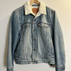 Mens Levi’s Jacket (small) 