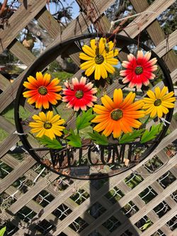 Metal Daisy Welcome Sign Wall Decor