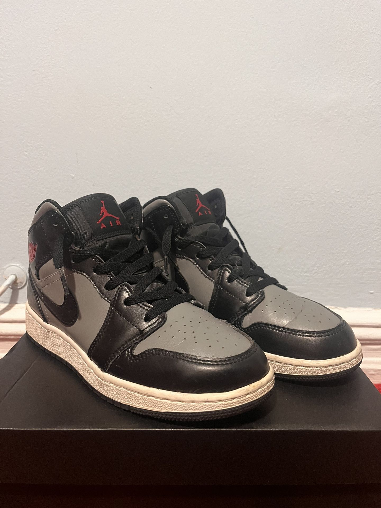 Jordan 1 Mid “Shadow” - US 6Y
