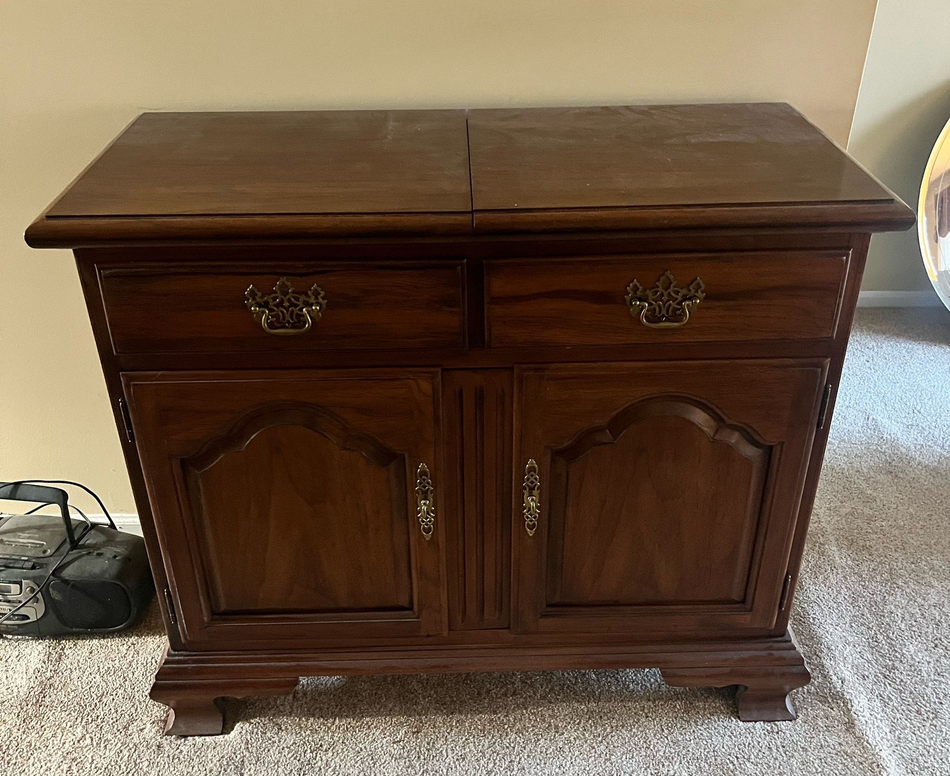 Dining/kitchen Table, Must Be Picked Up In Clementon!!