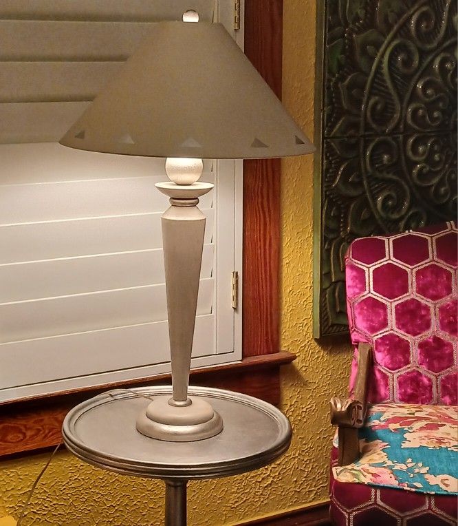 Vintage 1970's ART DECO REVIVAL STYLE TABLE LAMP! - $25 Washington Park, i25 and Alameda, Denver)