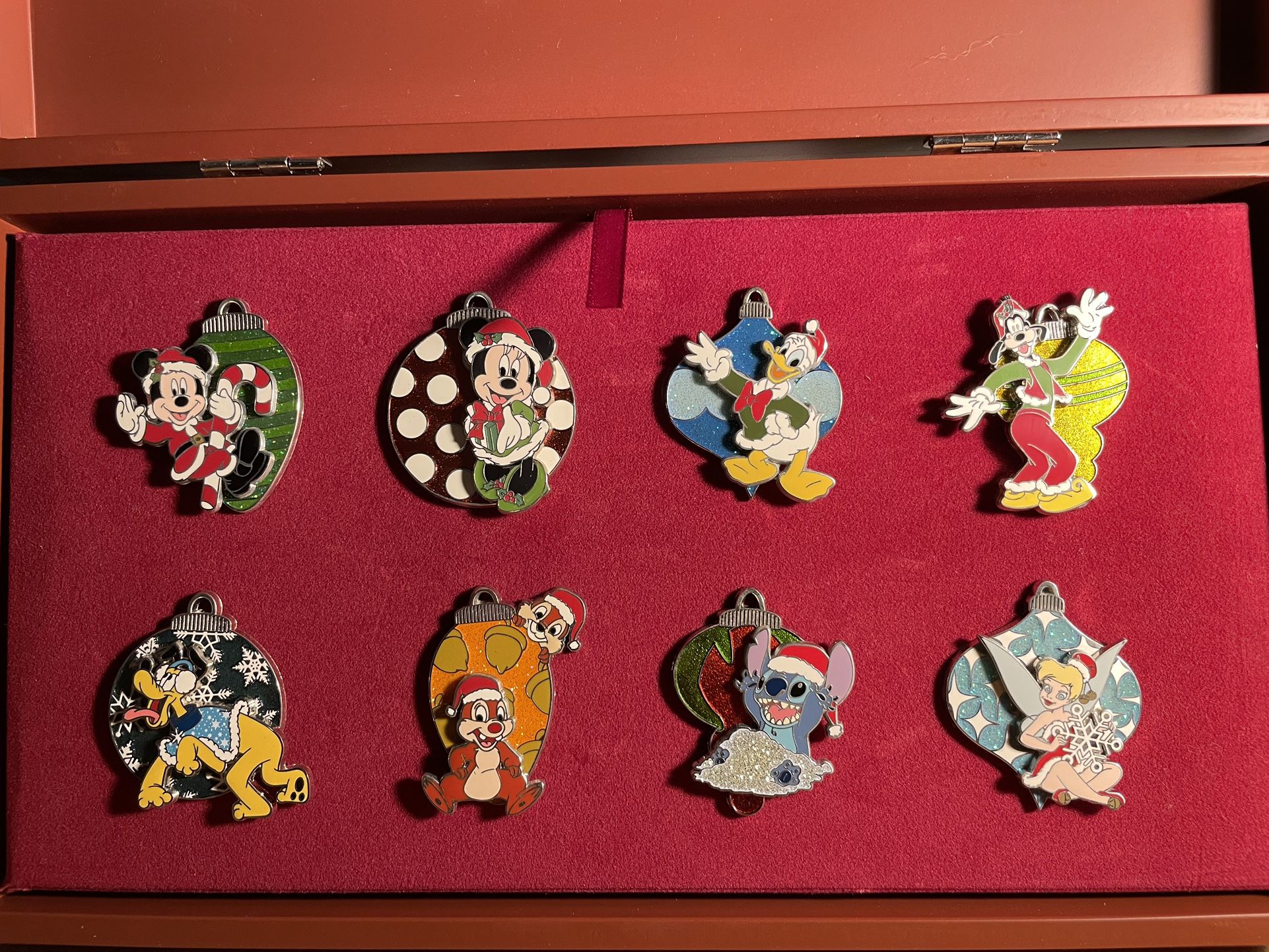 2006 Christmas Ornament Disney World Pin Set