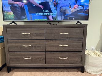 Dressers and night stands (2 of each)