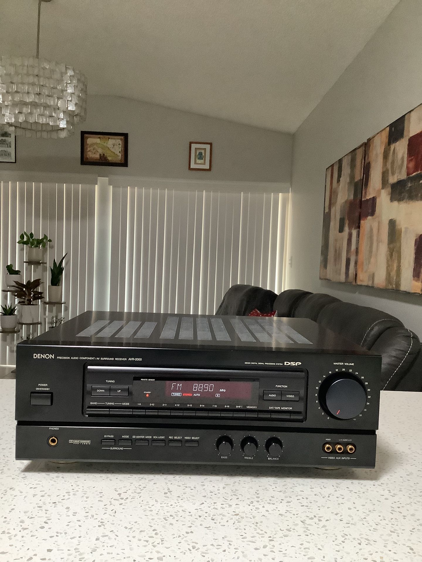 * DENON * HIGH QUALITY HOME THEATER SURROUND SOUND RECEIVER . MADE IN JAPAN . GREAT SOUNDING RECEIVER IN LIKE NEW CONDITION . MUST SEE .