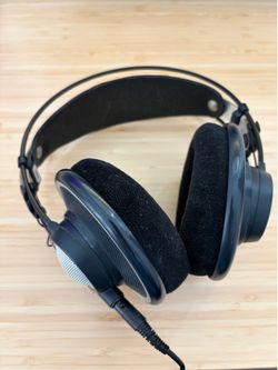 AKG K702 Open-Back Over-Ear Studio Monitoring Headphones 3.5mm Black/Silver