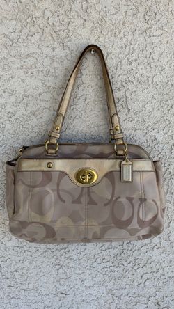 Coach turn lock shoulder bag