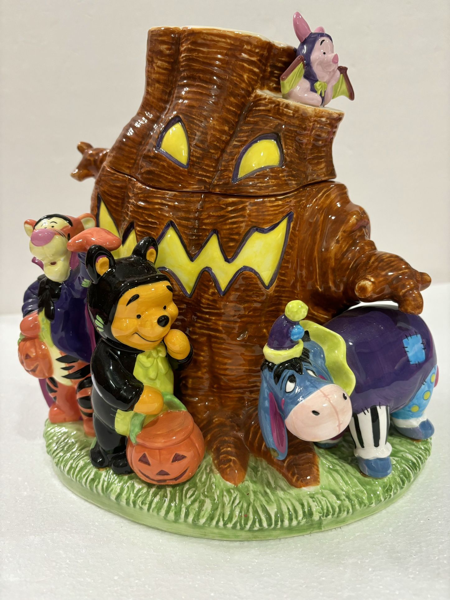 Vtg ‘99 DISNEY Winnie the Pooh & Friends Halloween Cookie Jar New Mint With Original Box