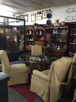 VERY NICE table and chairs