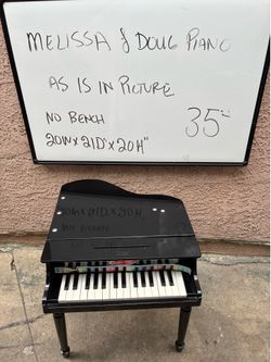 Melissa and Doug piano